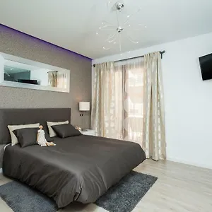 Mafloras Luxury&beach Apartment